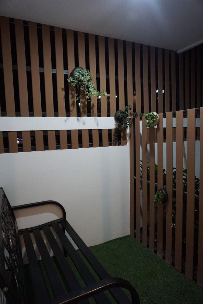 Sureena Hotel Pattaya Exterior photo